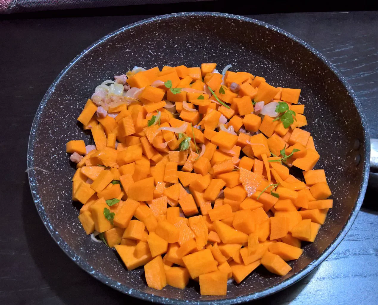 penne rigate con zucca e pomodoro